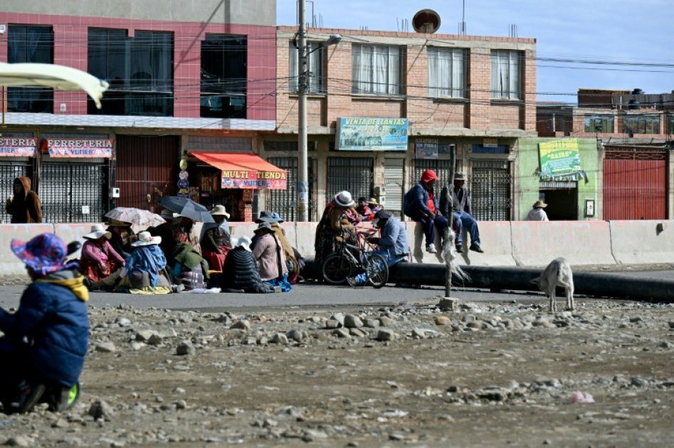Bolivie : tension croissante entre police et manifestants dans le chaos des routes bloquées