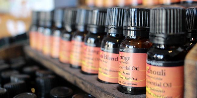 Huiles essentielles : des bienfaits à utiliser avec précaution