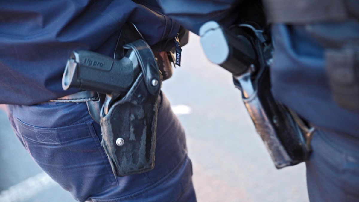 Un homme armé s'attaque à des policiers au Mans : deux blessés et un pronostic vital engagé