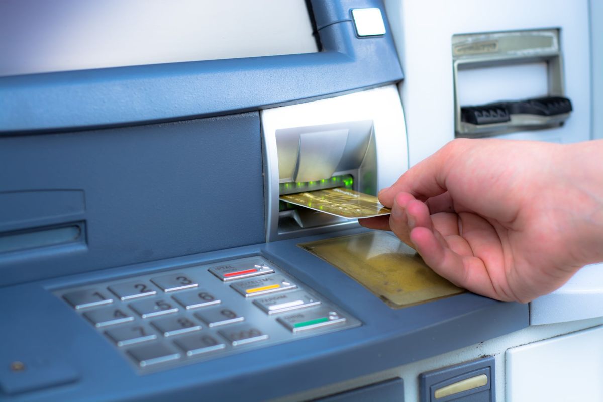 Les tarifs bancaires en 2025 : qui sont les champions des prix bas en France ?