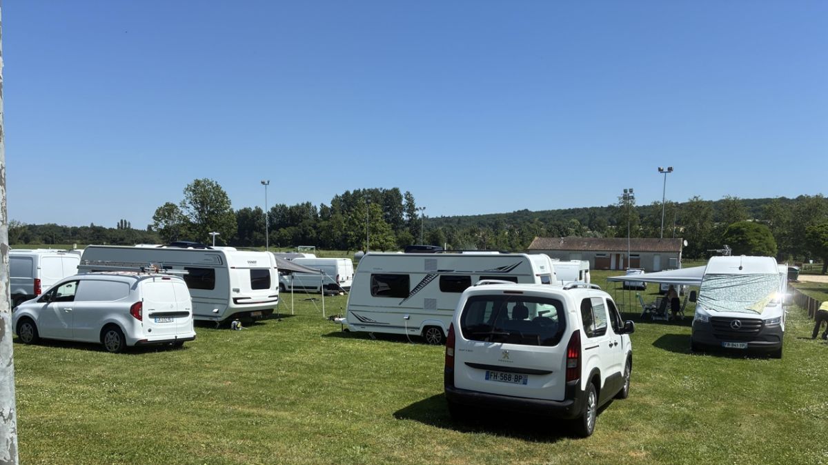 Une occupation inattendue sur le terrain de football de Vouneuil-sur-Vienne