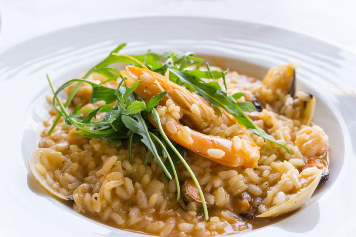 Un risotto printanier aux gambas signé Alexia Duchêne