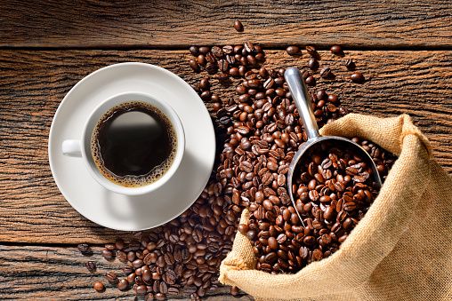 L'impact surprenant de la caféine sur notre audition