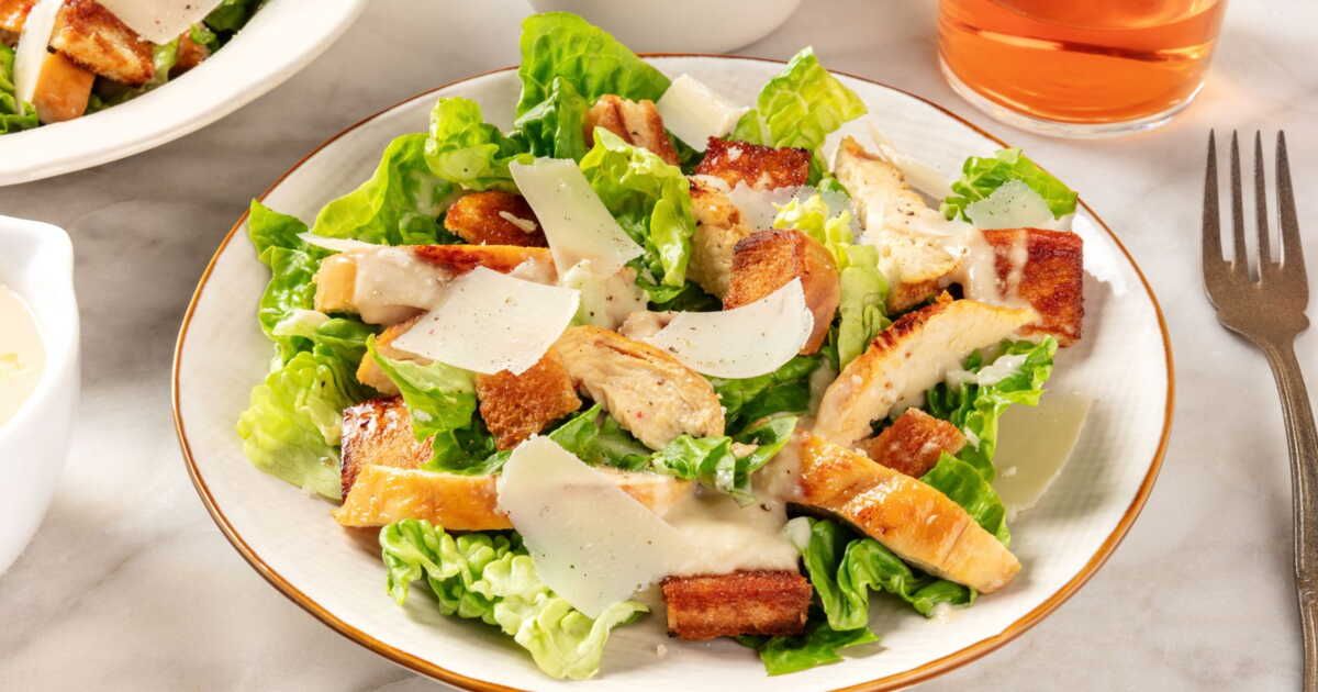 les salades d'été qui cachent des calories à gogo