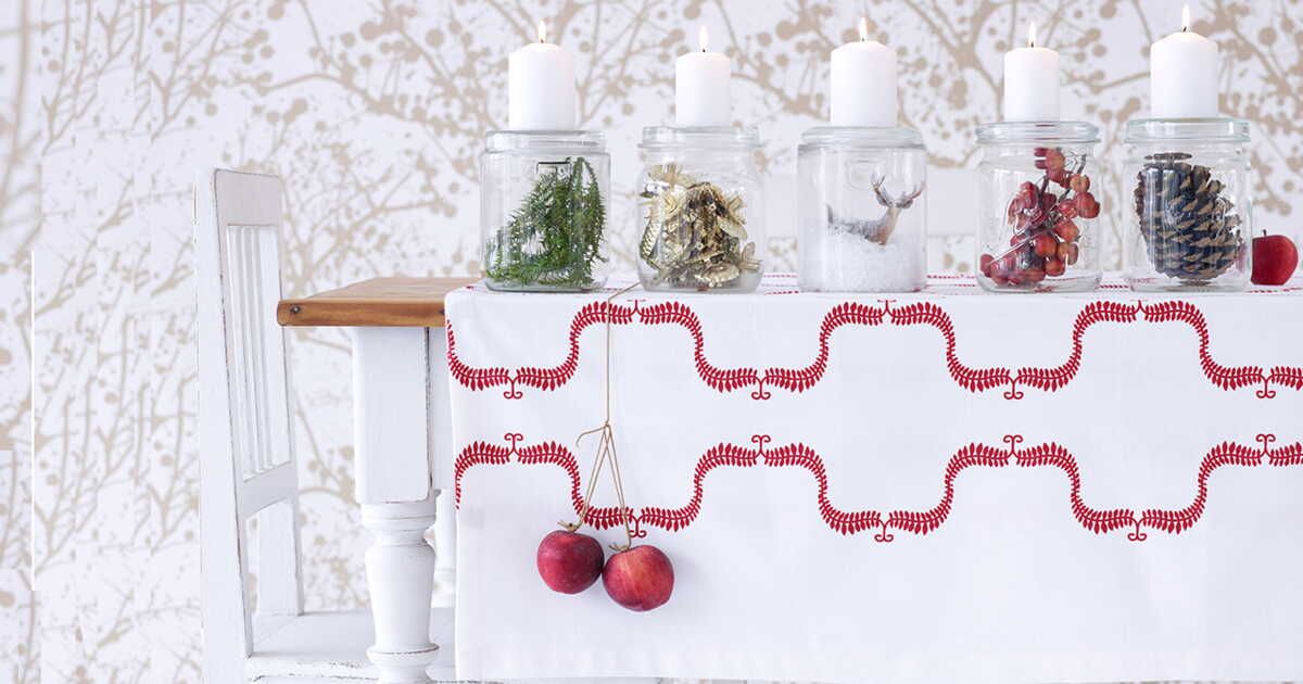 Transformez votre table avec une nappe à motifs réalisée au pochoir