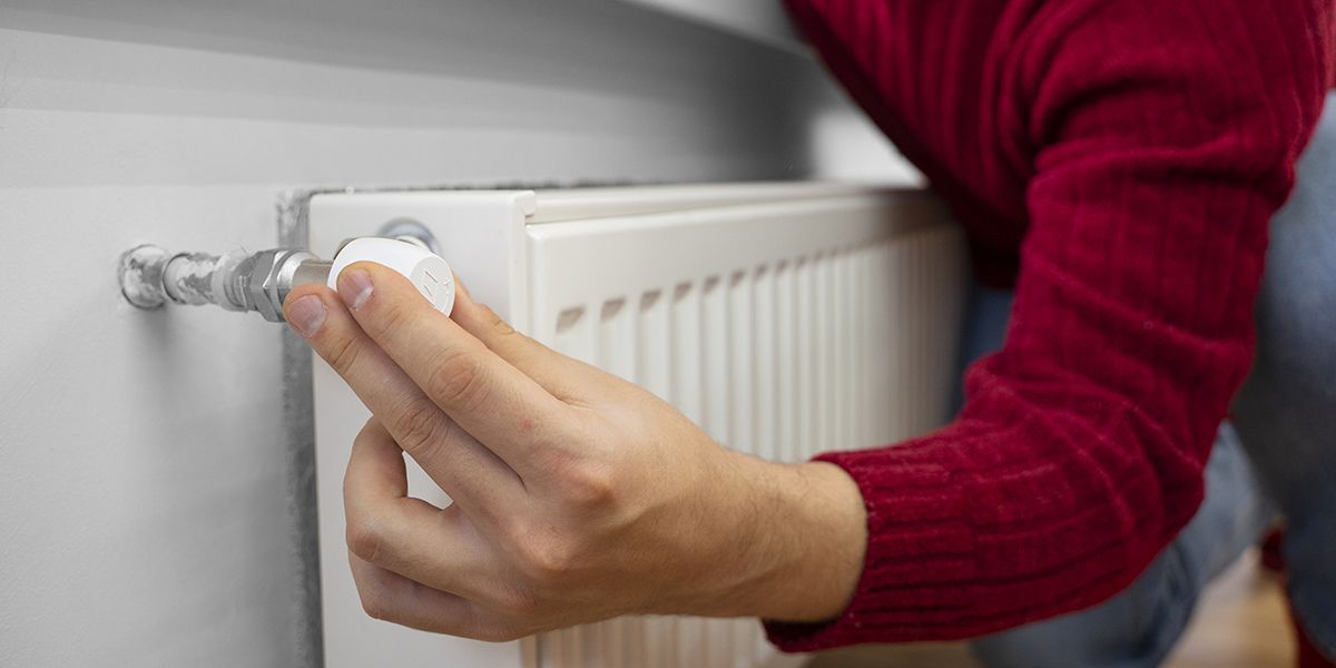 L'astuce du papier d'aluminium derrière le radiateur : mythe ou réalité énergétique ?