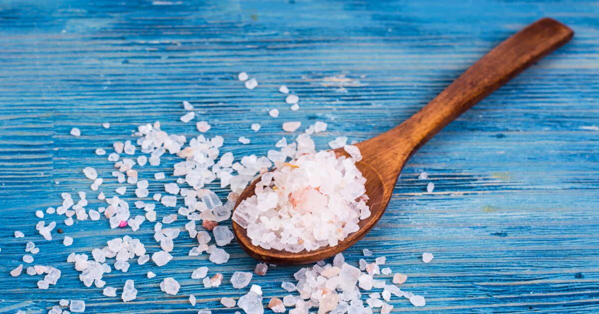 5 astuces naturelles pour un nettoyage efficace avec du gros sel