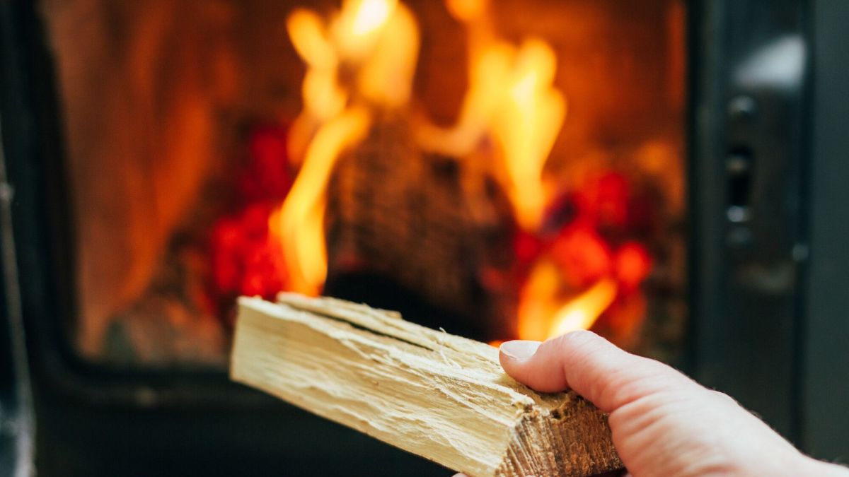 Maîtrisez l'art d'allumer un feu de cheminée facilement