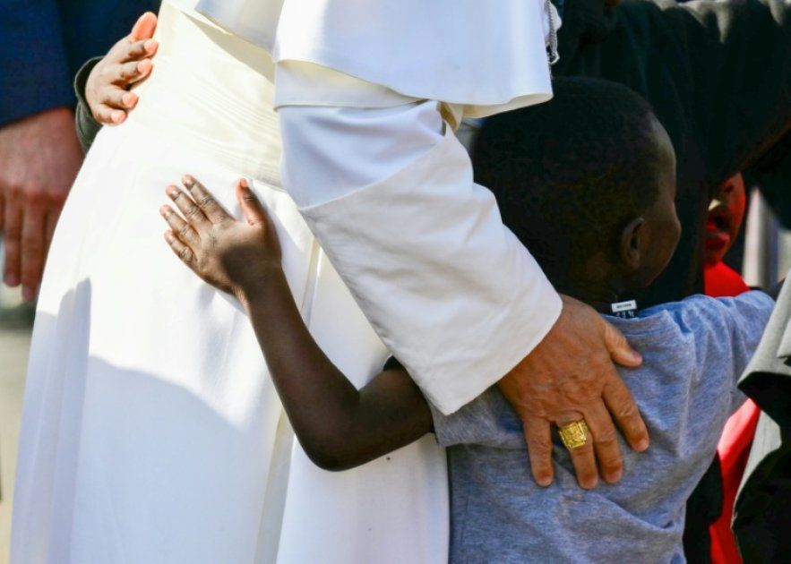 Le pape rappelle notre humanité commune lors de son dernier discours en Espagne