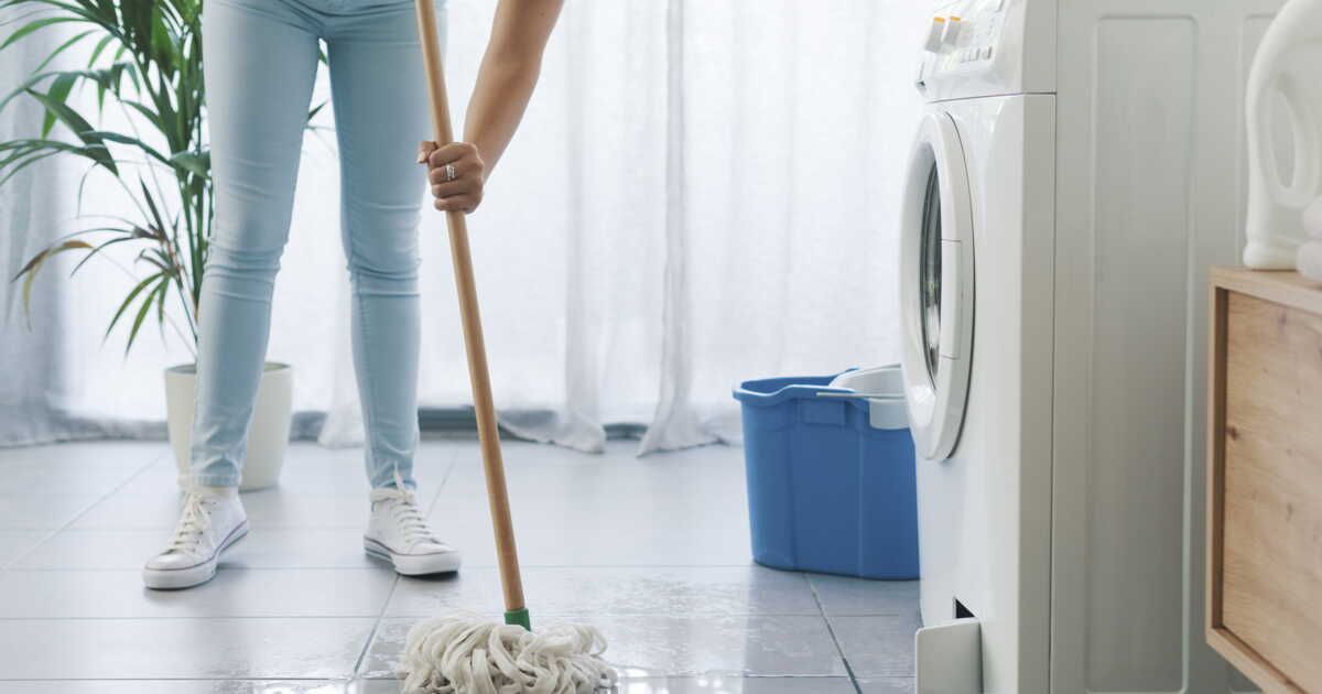 L'astuce infaillible pour vider l'eau stagnante de votre machine à laver sans tracas