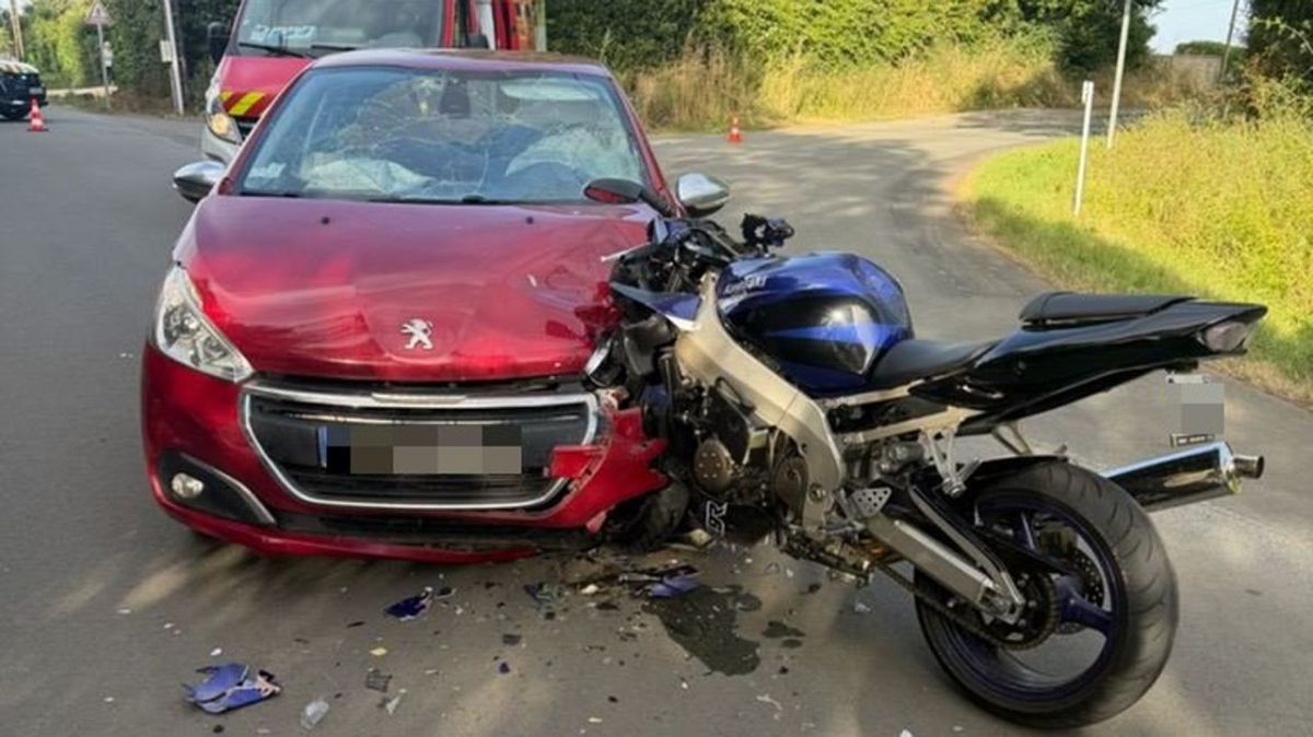 Un motard blessé après une violente collision à Cherveux