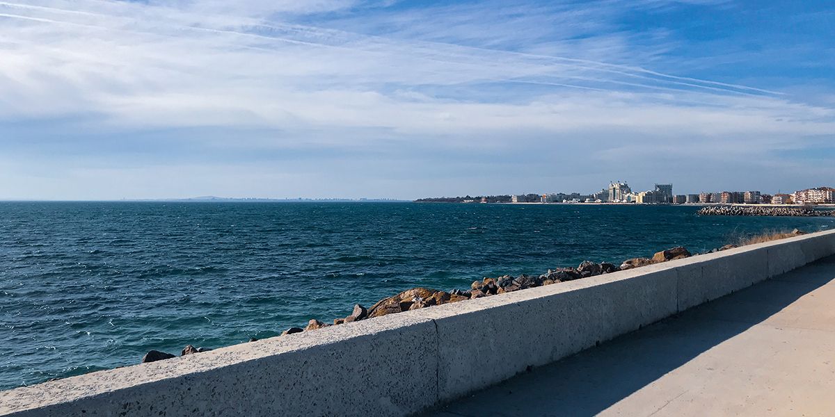 Investir en bord de mer : opportunité ou risque face à l'érosion des côtes ?
