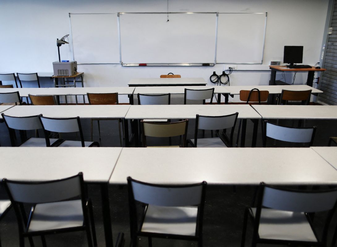 Canicule : des écoles fermées et des doutes persistants