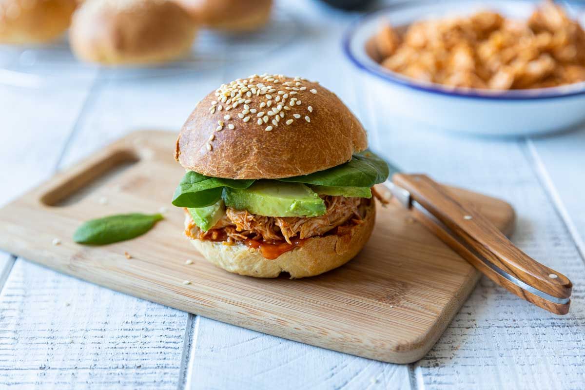 Découvrez la recette du burger au pulled chicken au Cookeo