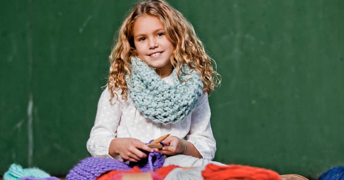 Apprenez à tricoter un snood pour enfants avec we are knitters