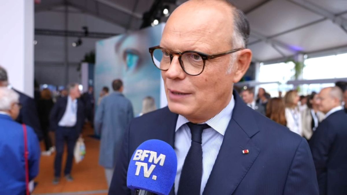 Édouard Philippe applaudit la main tendue de Laurent Wauquiez en vue de la présidentielle