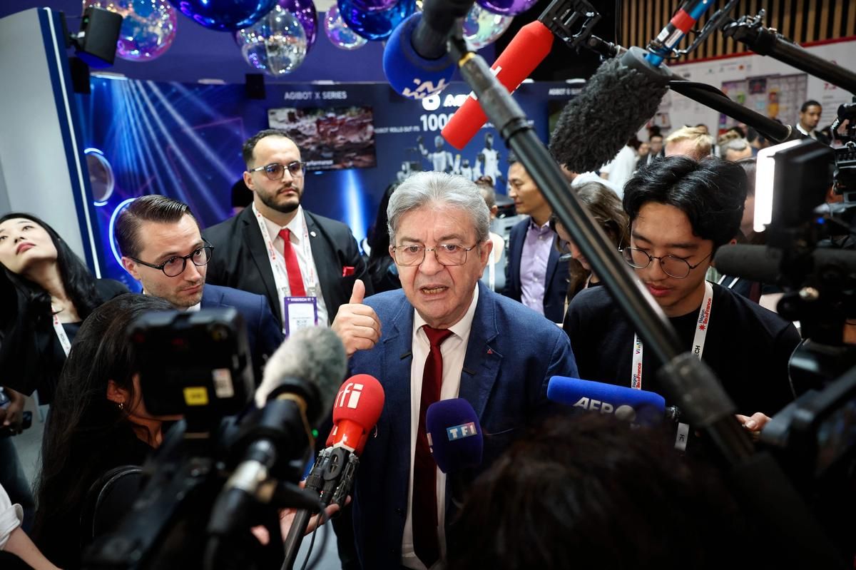 Mélanchon exhorte à boycotter France Culture, Radio France riposte