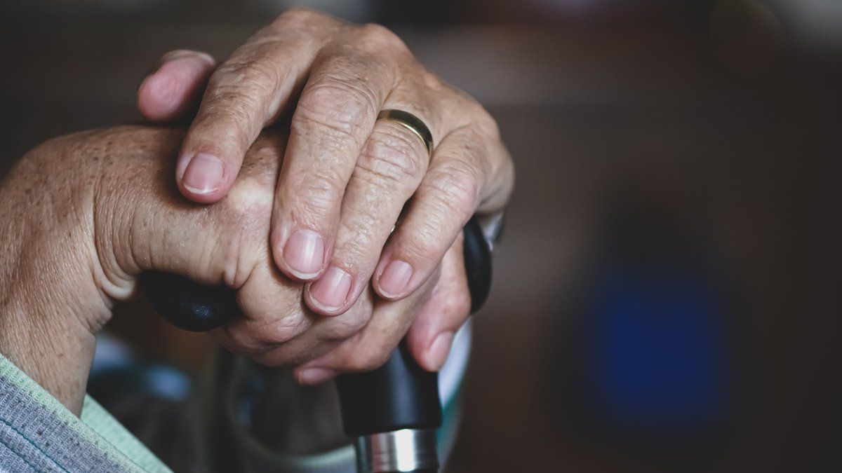 La fête interdite d'une grand-mère de 96 ans : un accord trouvé avec sa maison de retraite