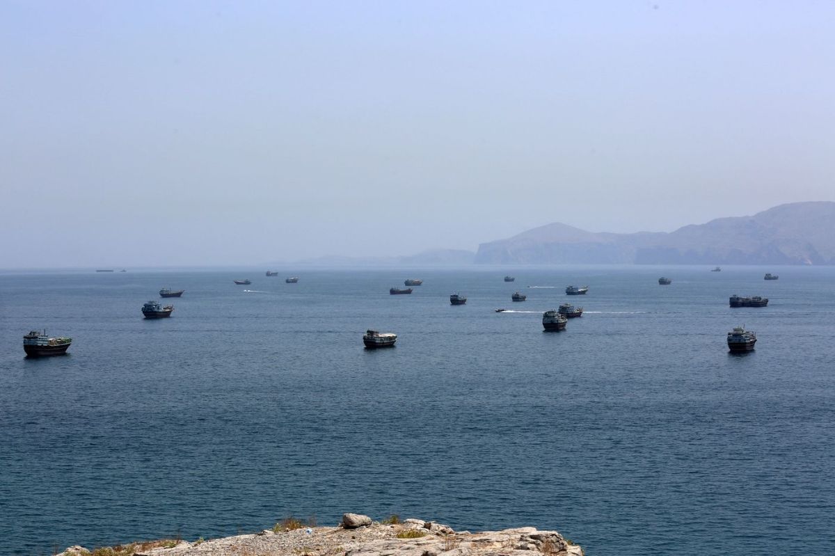 Tensions au Moyen-Orient : tanker en feu et tragédie au Liban
