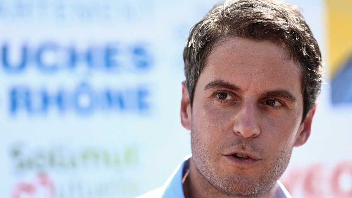 Gabriel Attal sous le feu des critiques : l'enjeu des avions anti-feu en France